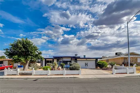 6929 Peggy Dr, Las Vegas, NV 89145