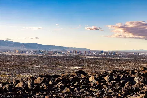 535 Rock Peak Dr, Henderson, NV 89012