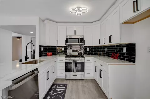 7613 Tortola Bay Ln, Las Vegas, NV 89128