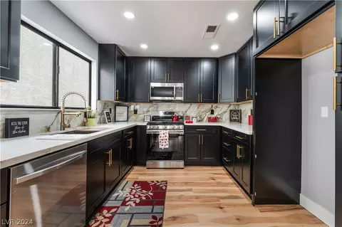 4463 Los Reyes Ct, Las Vegas, NV 89121