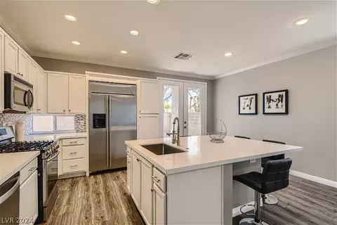 10210 Wood Work Ln, Las Vegas, NV 89135