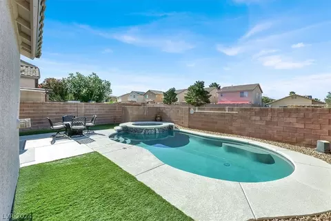 9644 Swaying Trees Dr, Las Vegas, NV 89147
