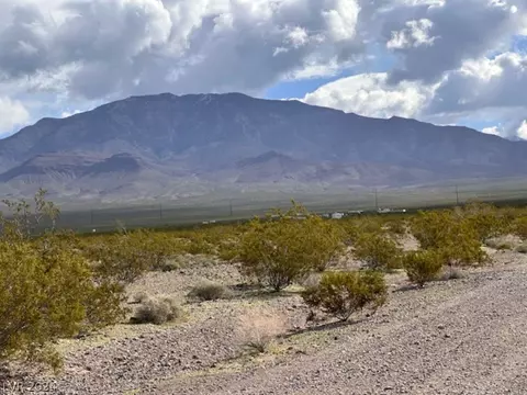1281 Latigo Dr, Pahrump, NV 89060