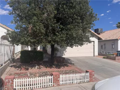 2002 Falcon Ridge St, Las Vegas, NV 89142