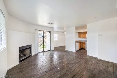 2225 Pine Breeze Ln #101, Las Vegas, NV 89119