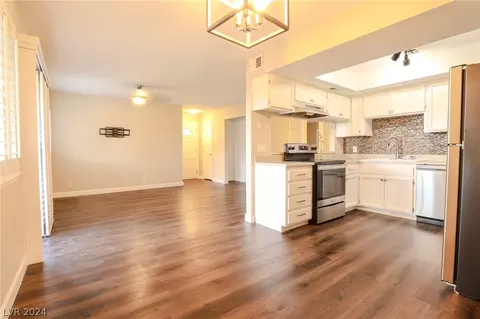 3700 Snorkel Cir #A, Las Vegas, NV 89108