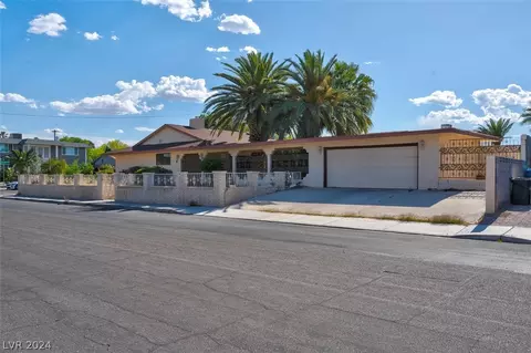 4400 Parkchester Cir, Las Vegas, NV 89108