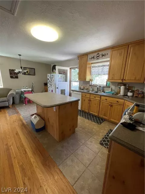 Kitchen - 41 Carson, Ely, NV 89301 photo 2 of 2