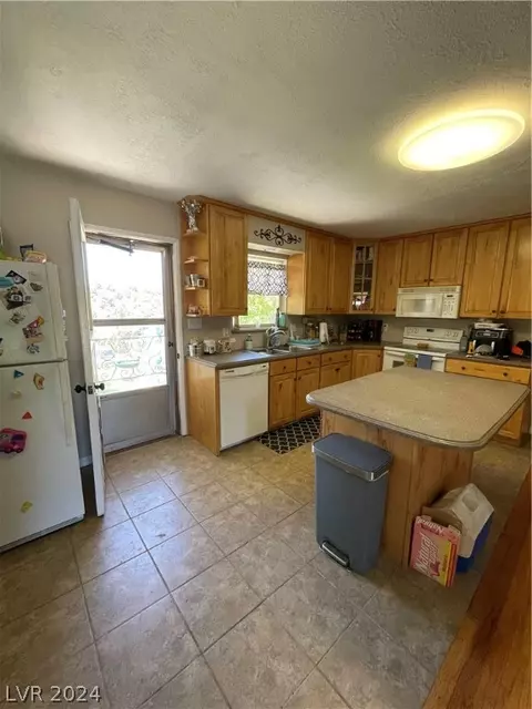 Kitchen - 41 Carson, Ely, NV 89301 photo 1 of 2