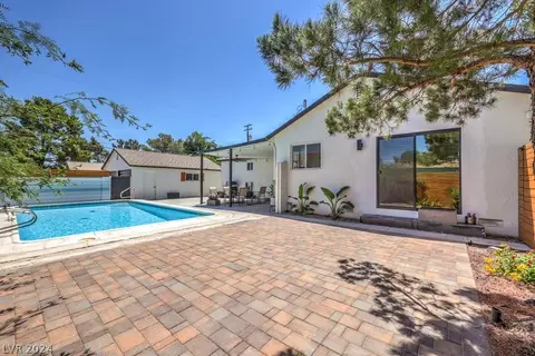 1255 Douglas Dr, Las Vegas, NV 89102