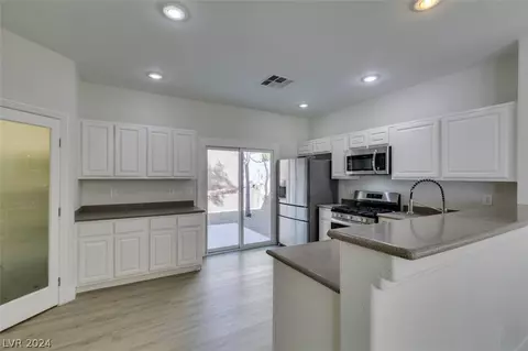 8413 Teton Crest Pl, Las Vegas, NV 89143