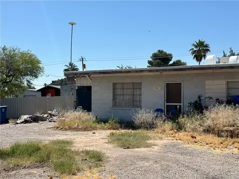 3887 Raymert Dr, Las Vegas, NV 89121