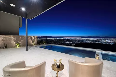 607 Overlook Rim Dr, Henderson, NV 89012