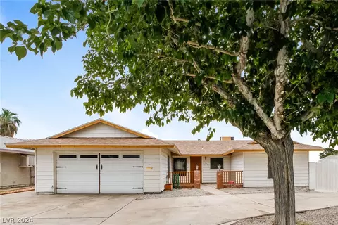 4294 Annie Oakley Dr, Las Vegas, NV 89121