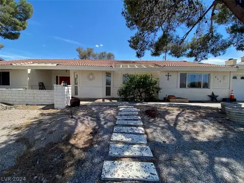 611 E Fairway Rd, Henderson, NV 89015