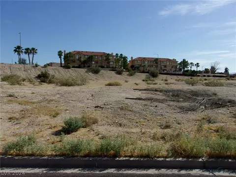 3634 Bayview Dr, Laughlin, NV 89029 photo 2