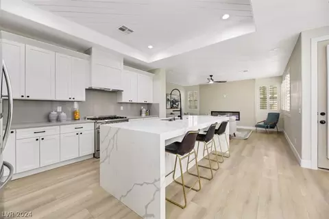 9609 Royal Lamb Dr, Las Vegas, NV 89145