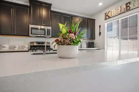 7236 N Decatur Blvd #4, Las Vegas, NV 89131