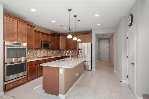 580 Signal Peak St, Las Vegas, NV 89138