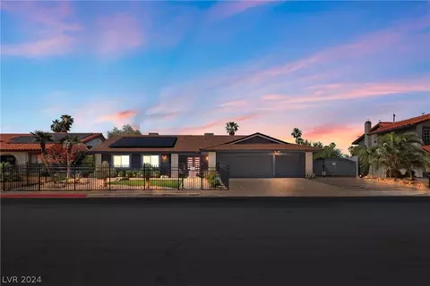 2704 La Solana Way, Las Vegas, NV 89102