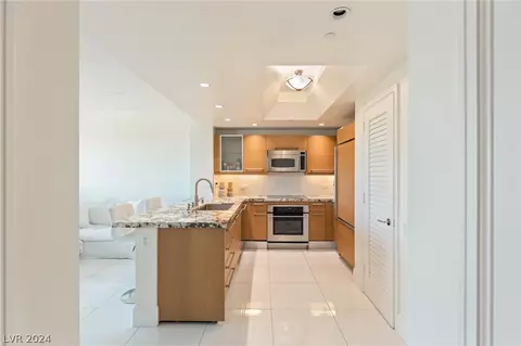322 Karen Ave #1505, Las Vegas, NV 89109