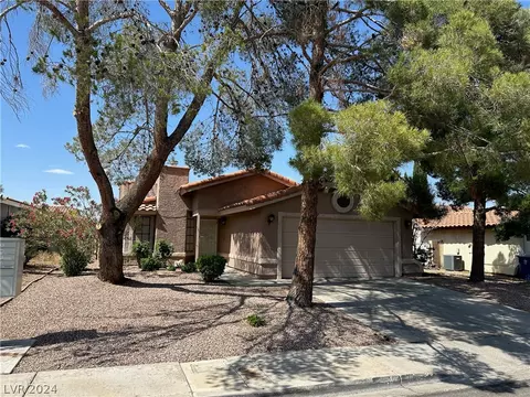 7404 Braswell Dr, Las Vegas, NV 89128