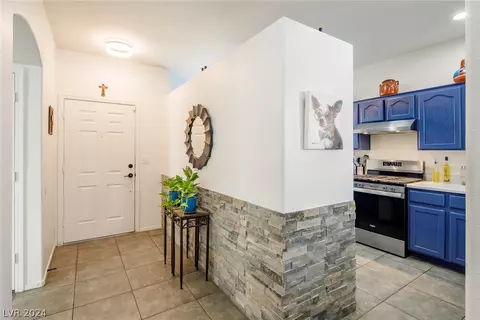 387 Golden Shore Dr, Las Vegas, NV 89123