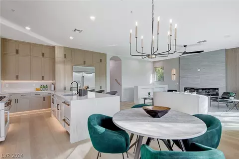 15 Brandermill Dr, Henderson, NV 89052