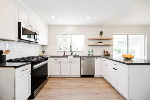 10012 Woodhouse Dr, Las Vegas, NV 89134