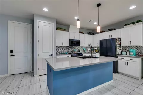 226 Seven Valleys Ct, Las Vegas, NV 89183