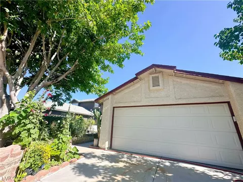 4390 Faberge Ave, Las Vegas, NV 89115