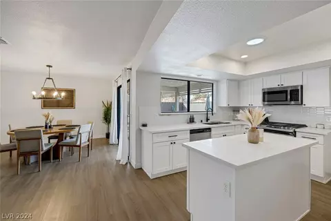 2428 La Casa Dr, Henderson, NV 89014
