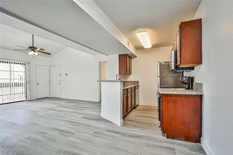 5154 S Jones Blvd #208, Las Vegas, NV 89118
