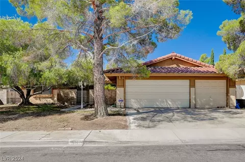 8901 Dio Guardi Dr, Las Vegas, NV 89117