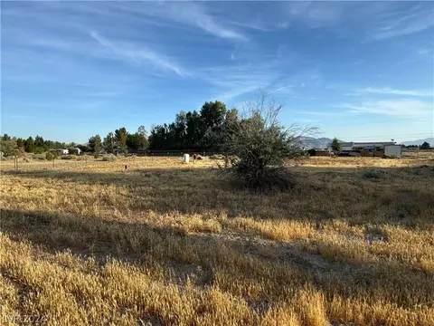 2730 W Retread Rd, Pahrump, NV 89048