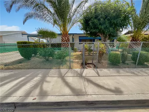 725 Carpenter Dr, Las Vegas, NV 89107
