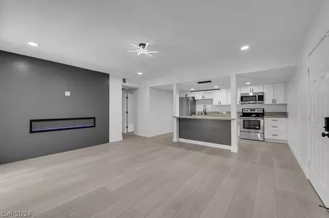 4340 Sandy River Dr #79, Las Vegas, NV 89103