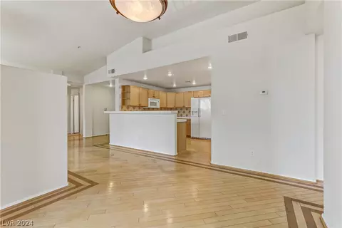 908 Duckhorn Ct #205, Las Vegas, NV 89144