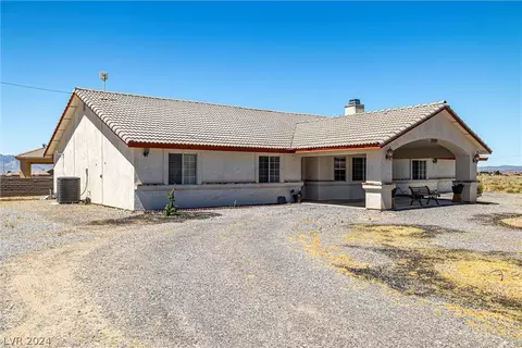 2121 Mount Charleston Dr, Pahrump, NV 89048