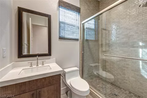 Bath - 2538 Strathmill Ave, Henderson, NV 89044 photo 3 of 4