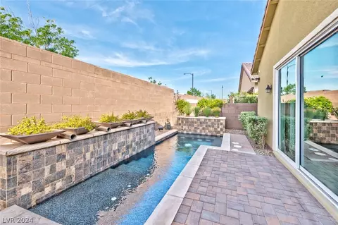 Exterior - 2538 Strathmill Ave, Henderson, NV 89044 photo 5 of 9