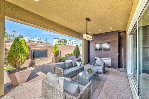 Exterior - 2538 Strathmill Ave, Henderson, NV 89044 photo 6 of 9