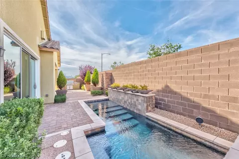 Exterior - 2538 Strathmill Ave, Henderson, NV 89044 photo 4 of 9