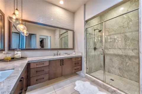 Bath - 2538 Strathmill Ave, Henderson, NV 89044 photo 2 of 4