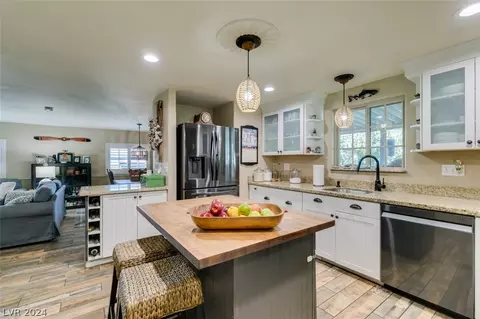3062 La Barca Ln, Las Vegas, NV 89122