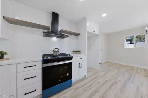 6904 Cobblestone Ave, Las Vegas, NV 89145