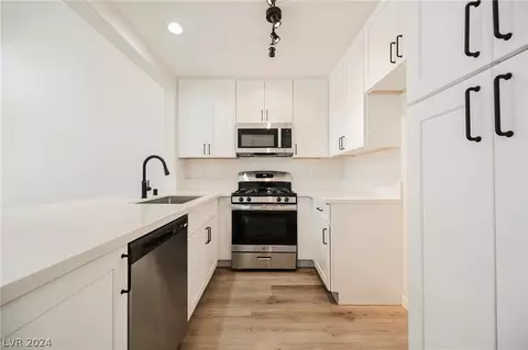 36 Belle Maison Ave, Las Vegas, NV 89123