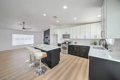 2064 E Russell Rd, Las Vegas, NV 89119
