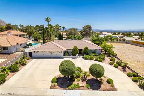 6581 Viewpoint Dr, Las Vegas, NV 89156