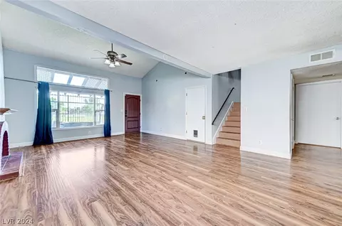 7102 Parasol Ln, Las Vegas, NV 89147